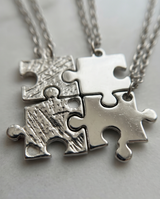 CONJUNTO DE 4 CADENAS CON DIJE AMISTAD