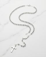 ROSARIO EN ACERO DE CUELLO CON PERLAS