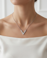 COLLAR CON DIJE ENCHAPADO PUNTO DE LUZ