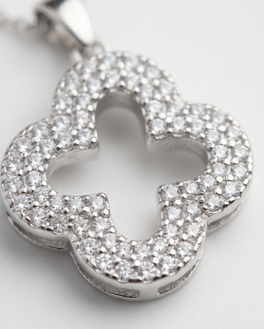 COLLAR ENCHAPADO CON DIJE