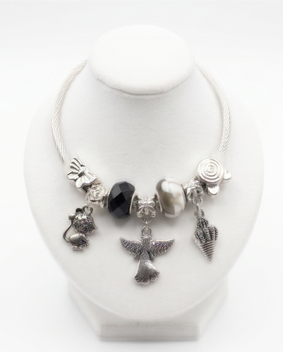 Pulsera con Dijes Varios 006