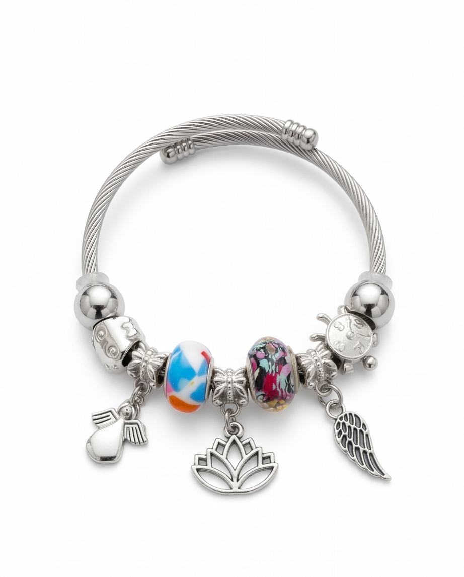 Pulsera con dijes varios 007