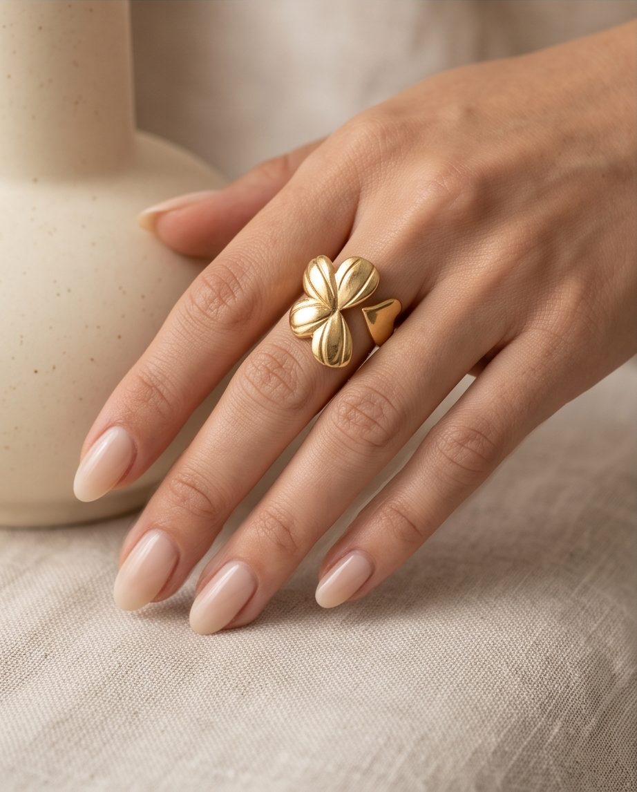 ANILLO DE ACERO QUIRURGICO DORADO COLECCIÓN 2027
