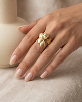 ANILLO DE ACERO QUIRURGICO DORADO COLECCIÓN 2027