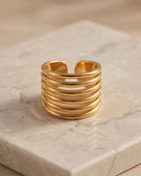 ANILLO DE ACERO QUIRURGICO DORADO COLECCIÓN 2027