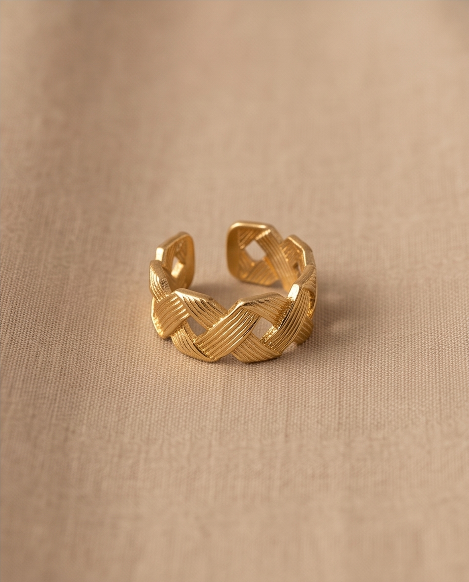 ANILLO DE ACERO QUIRURGICO DORADO COLECCIÓN 2027