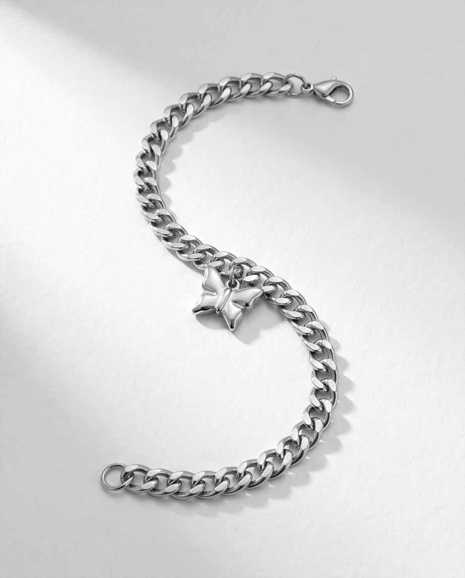 Pulsera de fantasia con dije corazon dorado