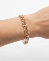 Pulsera de fantasia con dijes varios plateados