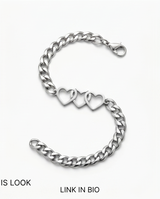 Pulsera fantasia dorada con corazones