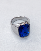 Anillo de Acero quirúrgico plateado con Zafiro colección 2027