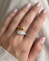 Anillo de acero quirurgico dorado colección 2027