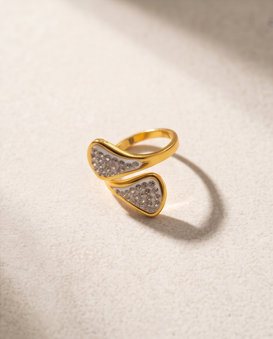 Anillo de acero quirurgico dorado colección 2027