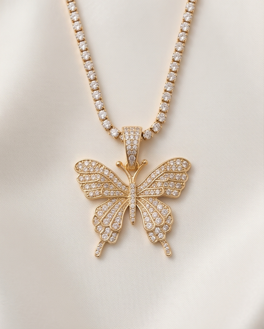 COLLAR ENCHAPADO CON MARIPOSA