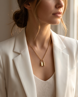 collar enchapado con candado