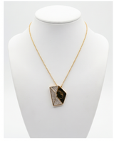 COLLAR CON DIJE NACARADO C16