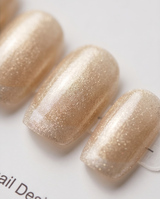 Uñas con caja y pegamento