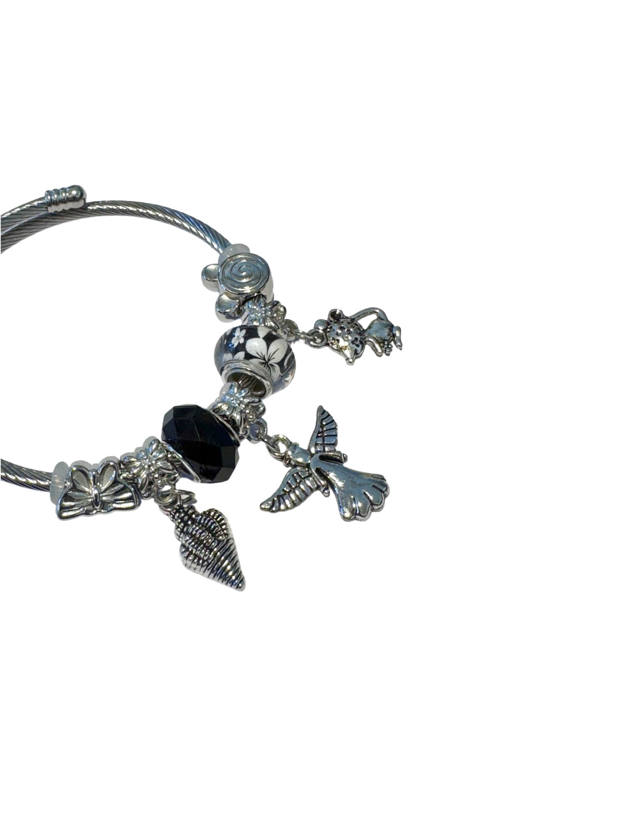 Pulsera con dijes varios