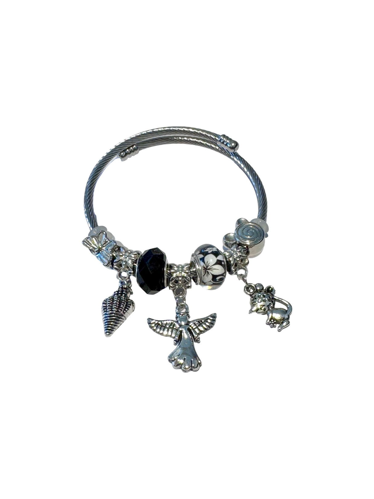 Pulsera con dijes varios