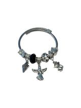 Pulsera con dijes varios