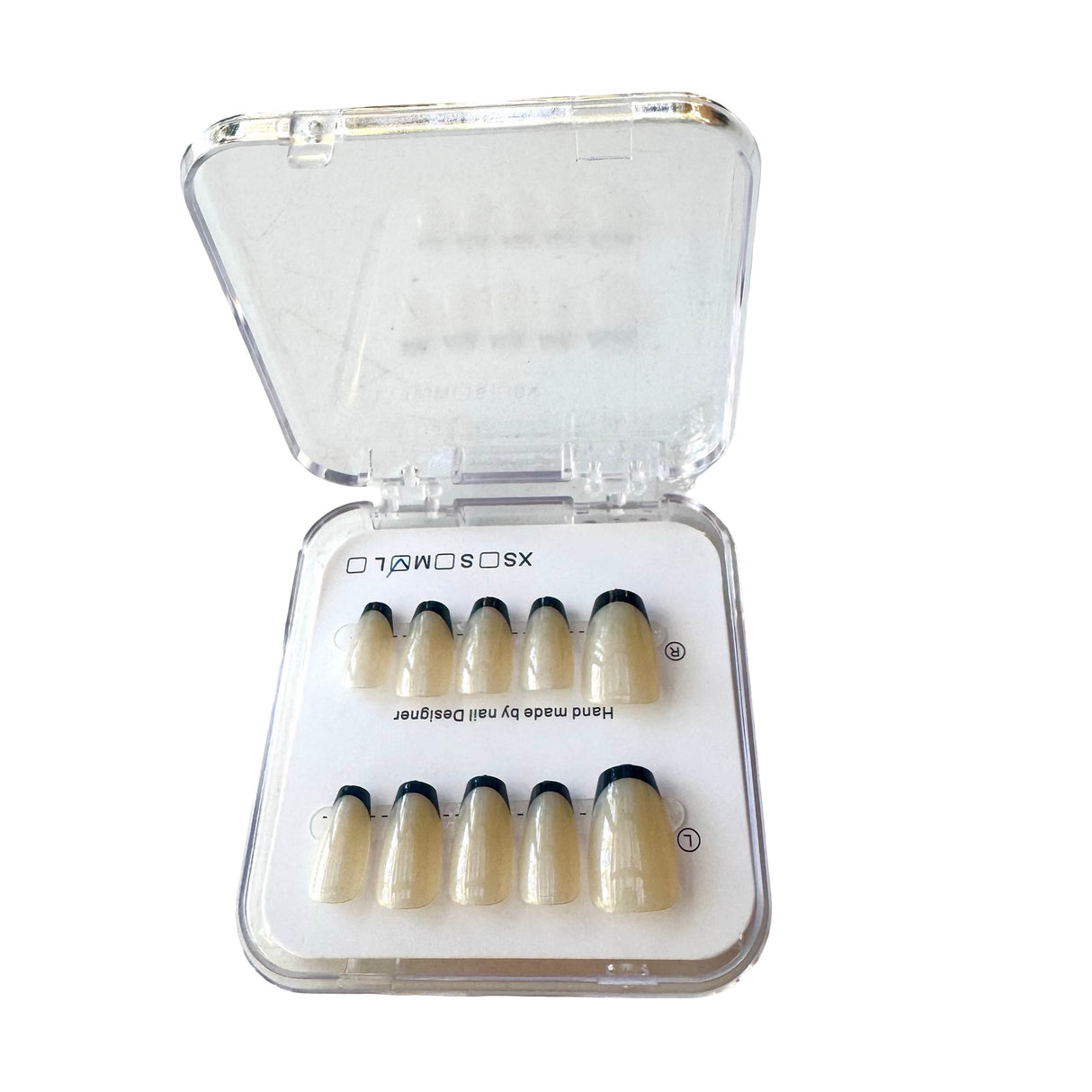 Uñas con caja y pegamento