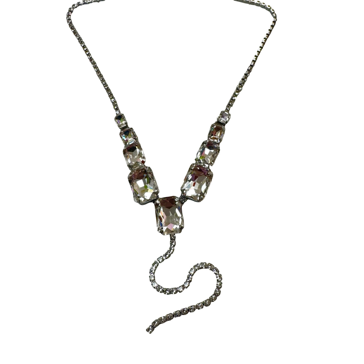 COLLAR EN FANTASIA CON PIEDRAS